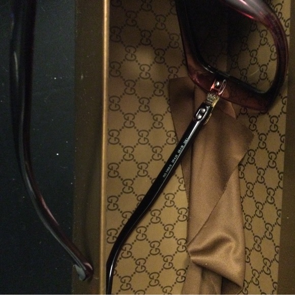 Womens designer sunglasses. Gucci model #GG3188/S - Picture 3 of 6